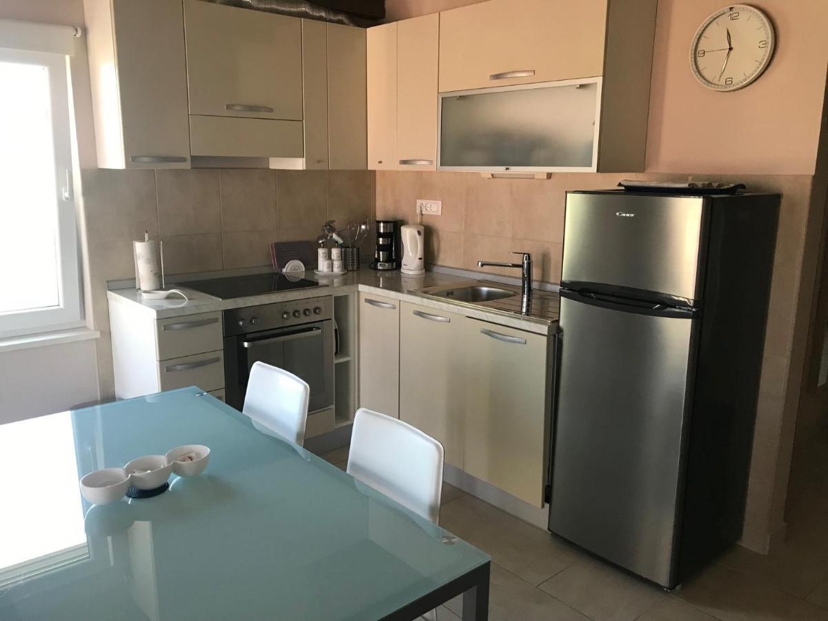 Apartments Maslina Примоштен Екстер'єр фото