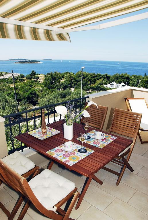 Apartments Maslina Примоштен Екстер'єр фото