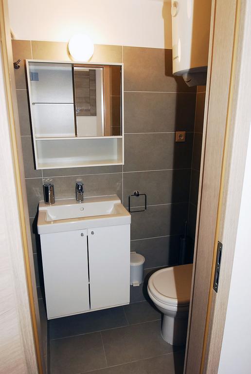Apartments Maslina Примоштен Екстер'єр фото