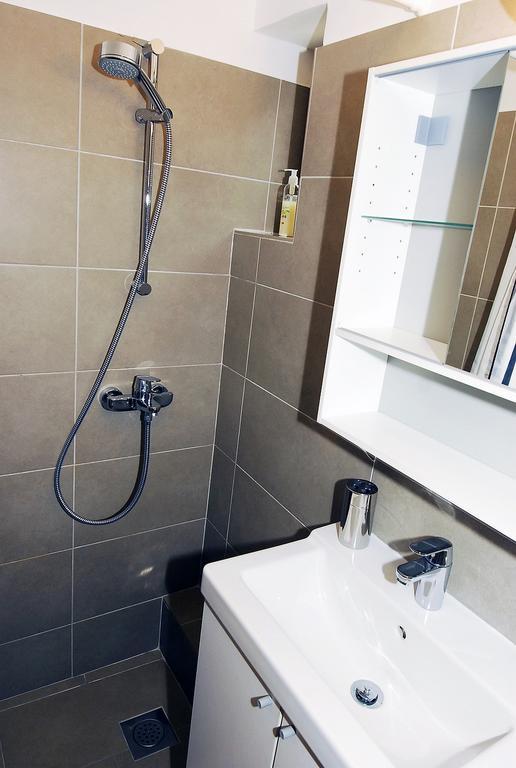 Apartments Maslina Примоштен Екстер'єр фото